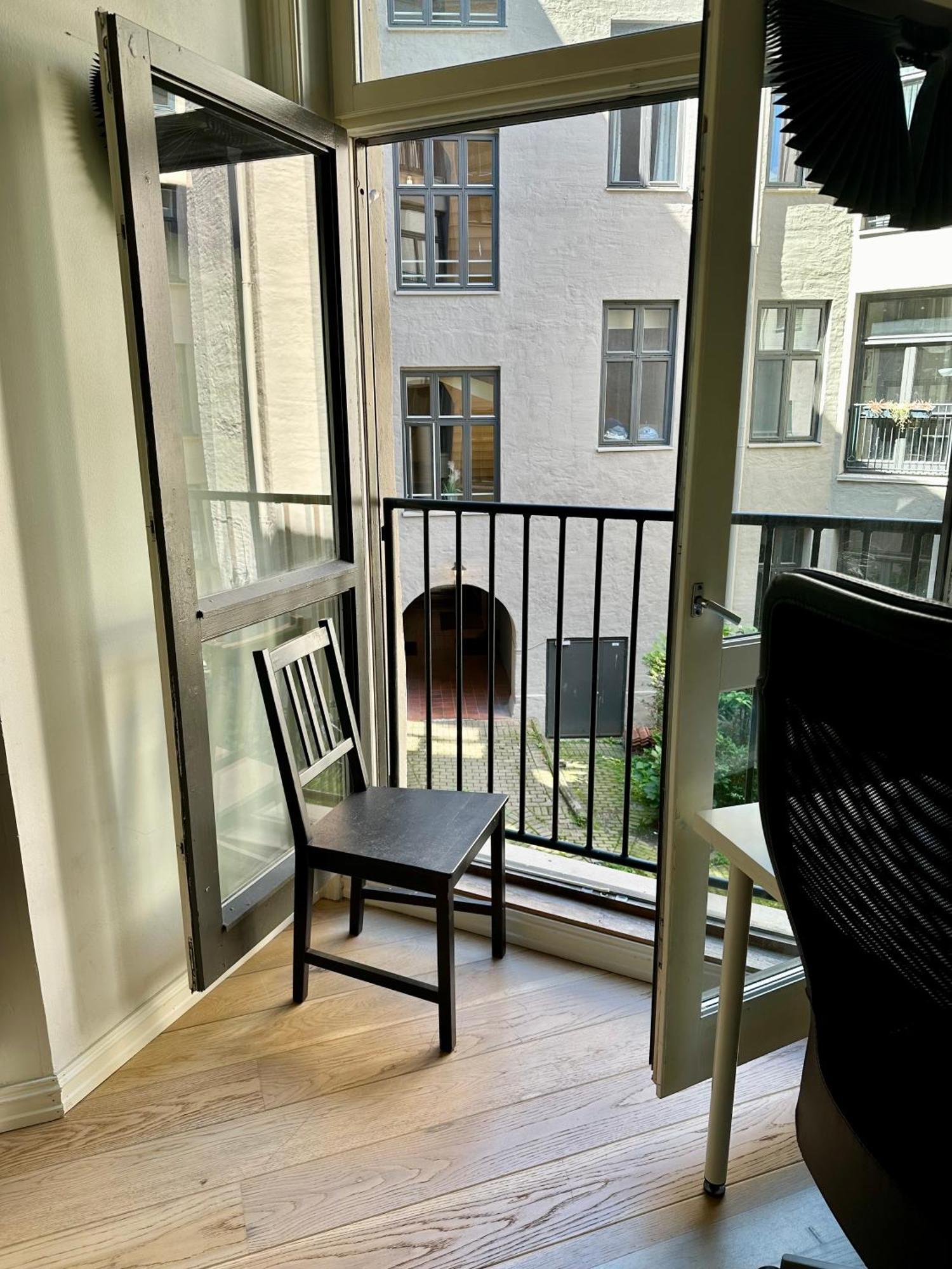 אוסלו Classical 3 Bedroom, 2 Bath, Minutes From Royal Palace, Main Shopping Street, Restaurants & Downtown מראה חיצוני תמונה
